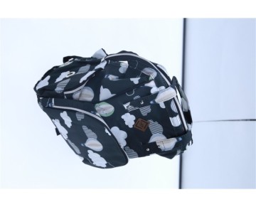 738- BULUTLU SIRT CANTA