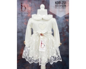 9/18 AY 251 İNCİLİ KALPLİ ELBİSE